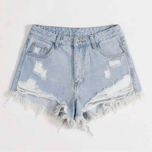Women’s light wash denim jean shorts